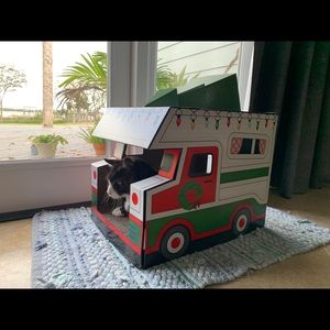 Meet your Posher, Connie